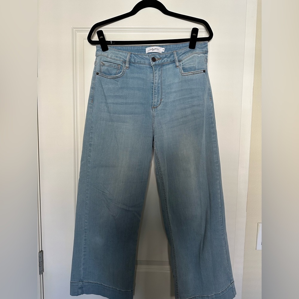 Carly Jean Hendrix jeans